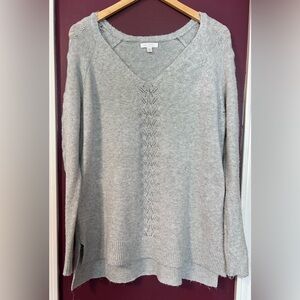 LC Lauren Conrad Gray V-Neck Sweater Size Medium